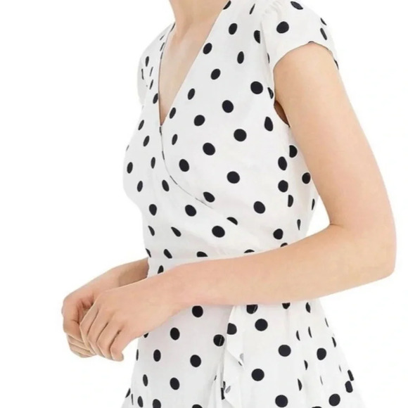 J Crew Cap Sleeve White Black Polka Dots Dress Ruffled Front V- Neck size 6 - Picture 2 of 16
